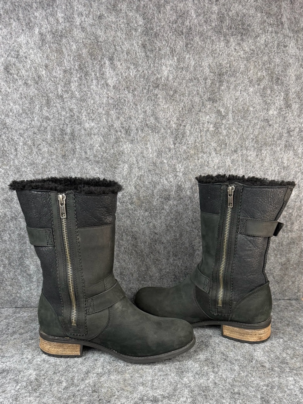 UGG Oregon Women's Black Leather Shearling Lined Buckle Boots